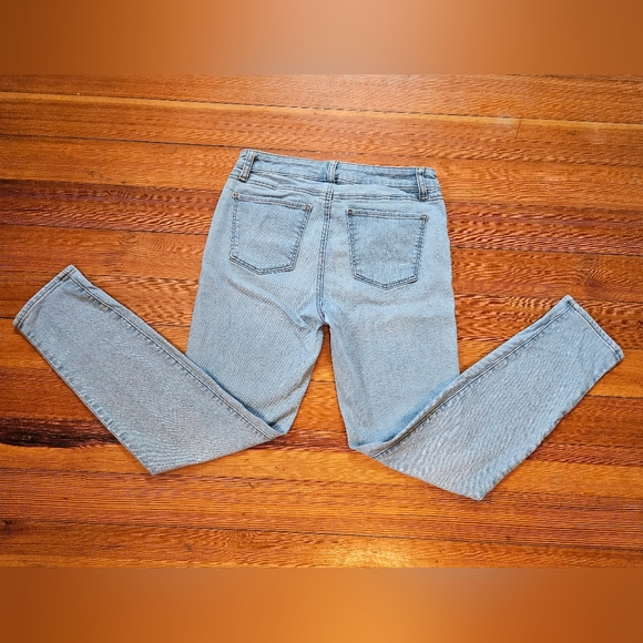 Talbots Slim Ankle Light Wash Jeans - Picture 2 of 6